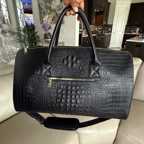 Luxurious Black Crocodile-Embossed Men's Duffel Bag Set - Picture 2 of 15